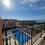 Premier With Pool & Sea View 아파트호텔
