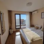 아파트호텔 Premier With Pool & Sea View 스베티 블라스