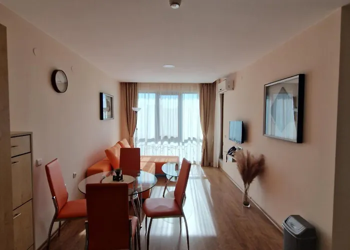 Premier With Pool & Sea View Apartmanhotel 4*