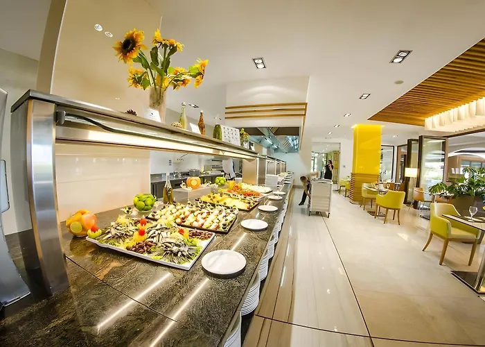 Premier With Pool & Sea View 4*