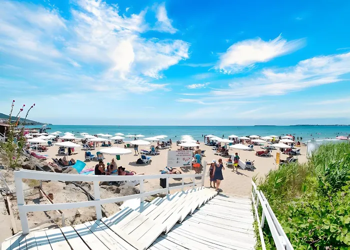 Apartmanhotel Premier With Pool & Sea View 4*